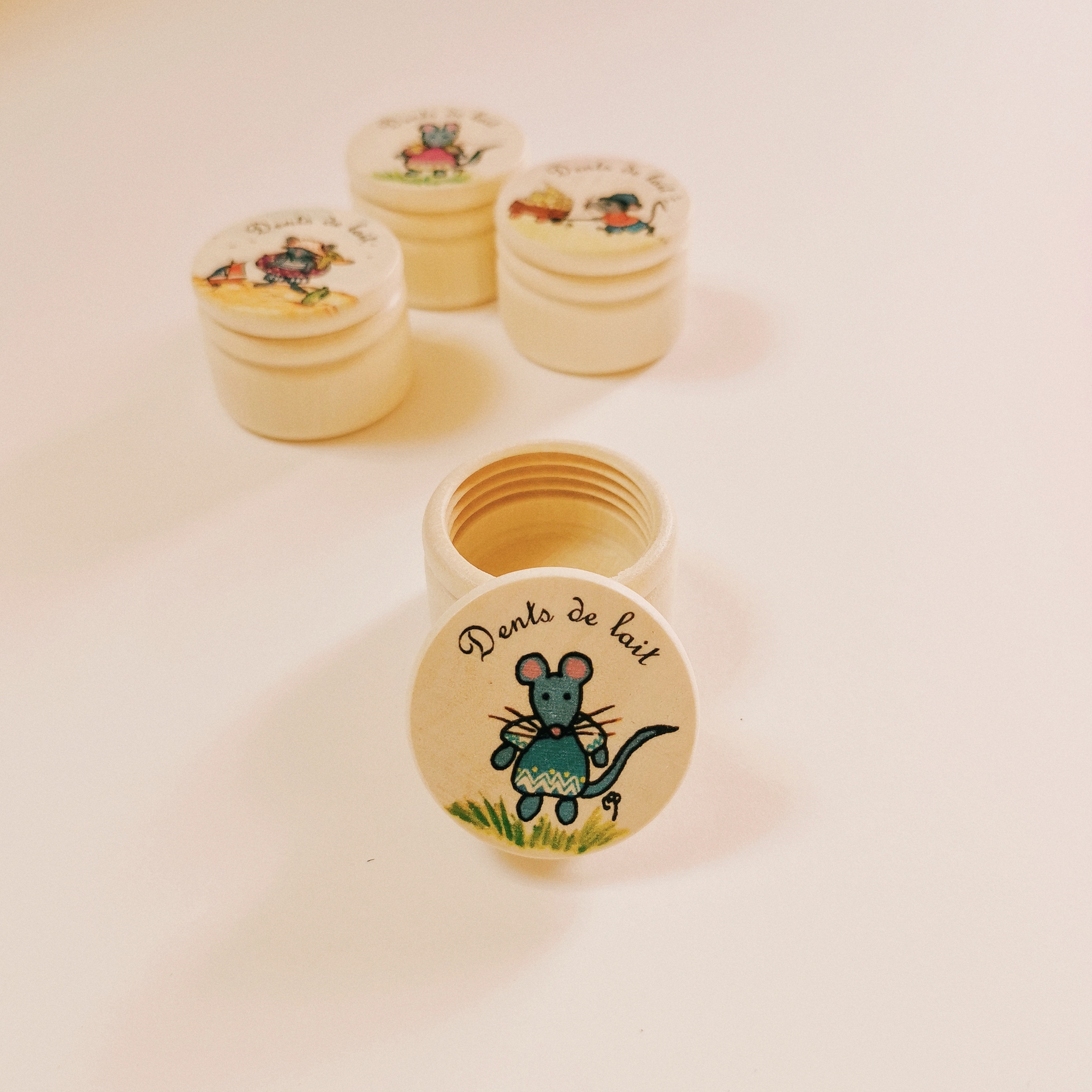 Boîte à dents de lait illustrée en bois