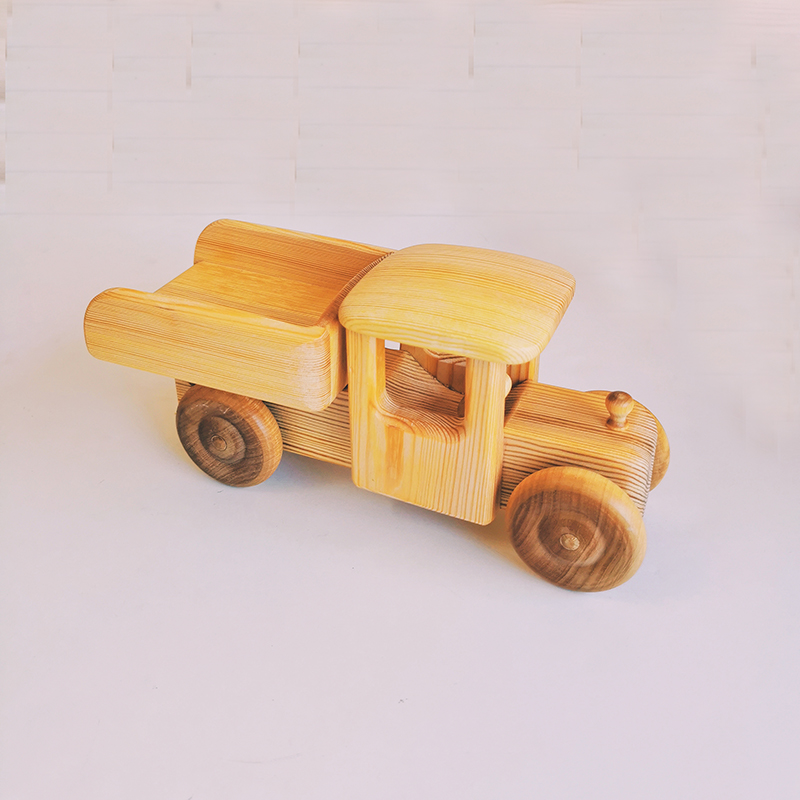 Camion benne à bascule en bois
