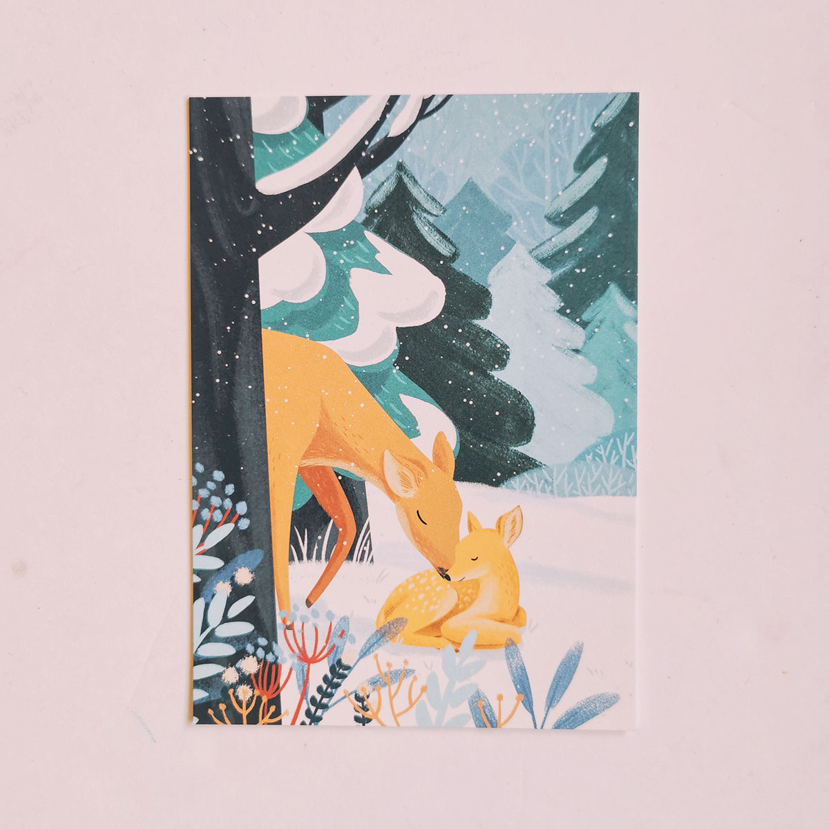 Carte postale illustrée - Biche et son faon en hiver