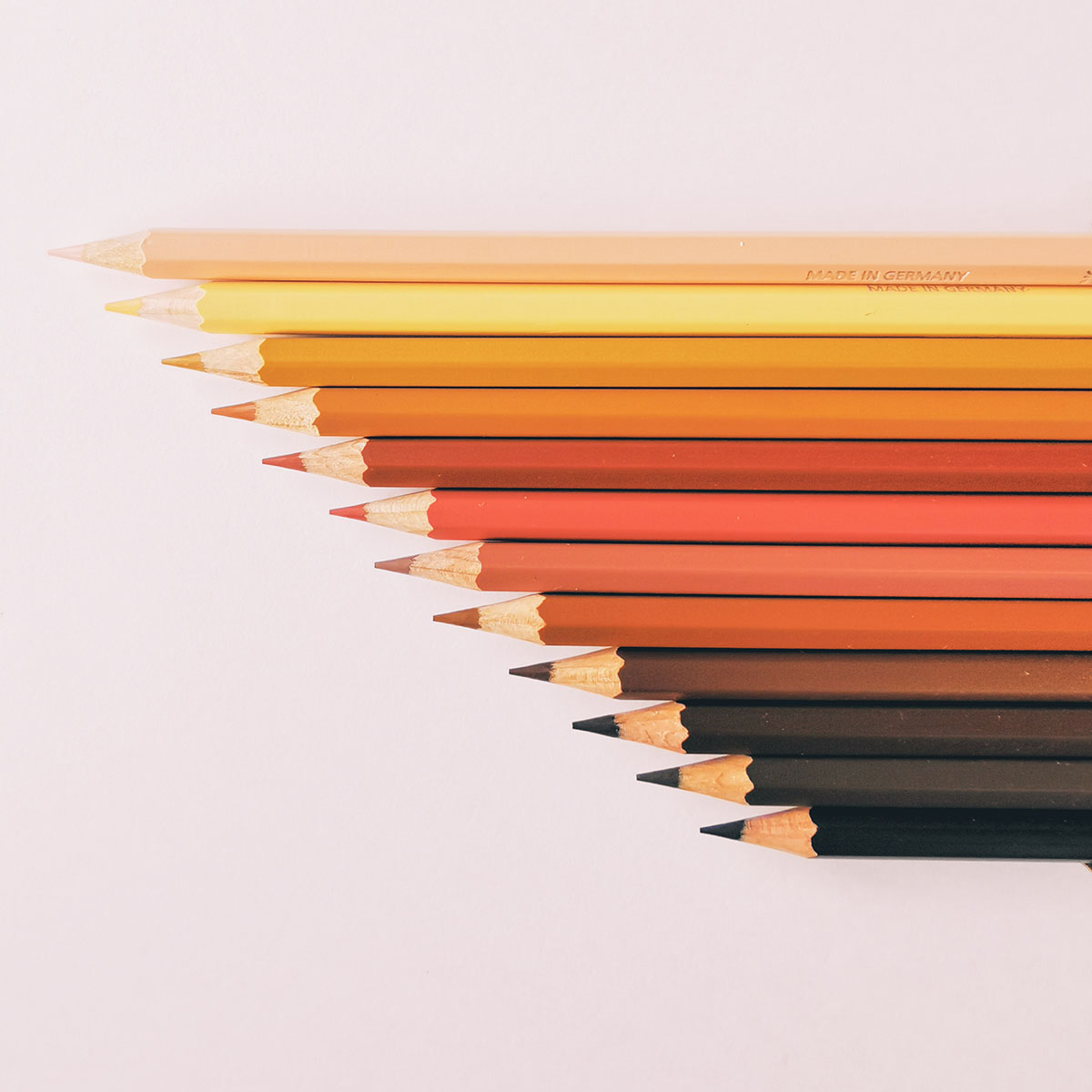 crayons-de-couleur-peau-du-monder-diversité-hautfarben-stifte