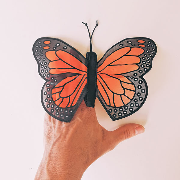 Marionnette à doigt papillon monarque