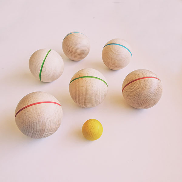 Jeu de pétanque en bois