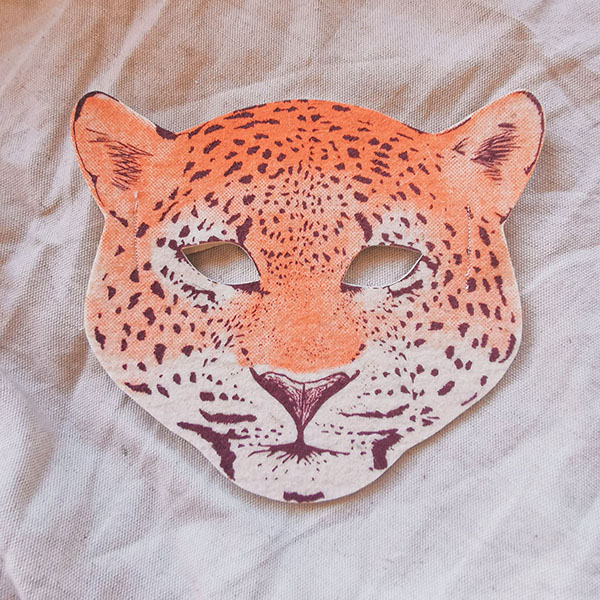 Masque de léopard en laine feutrée