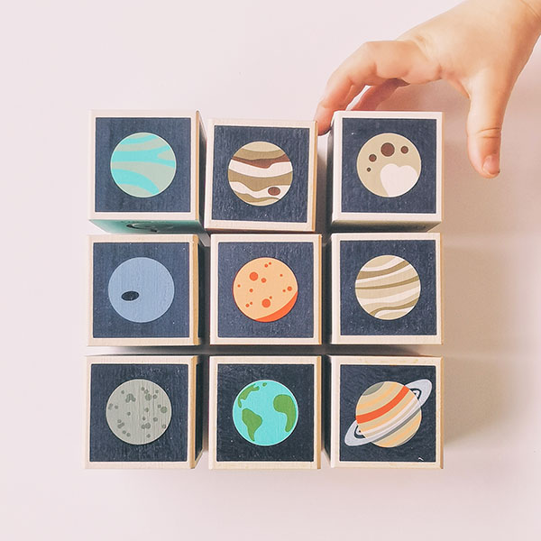 9 cubes en bois - Planètes