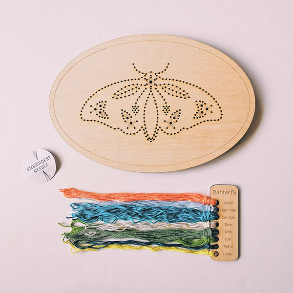Kit de broderie en bois pour enfant - Papillon