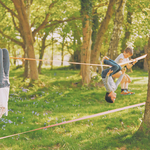 slackline-jeu-d-equilibre-pour-toute-la-famille-corvus
