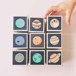 cubes-en-bois-uncle-goose-planetes-et-systeme-solaire