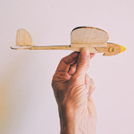 maquette-avion-a-lancer-enfant-en-bois-corvus