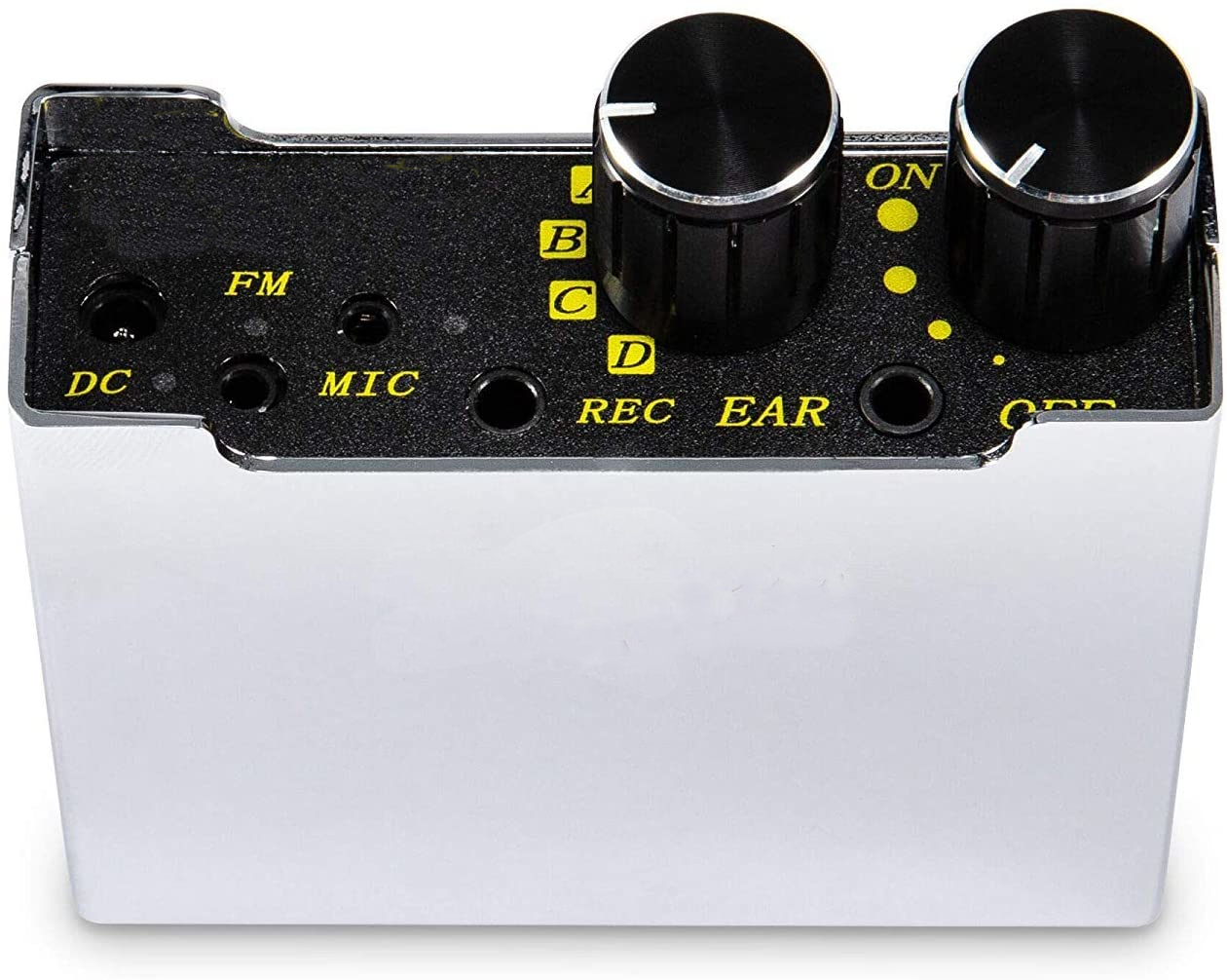 Gros plan des commandes et prises du microphone mural V3
