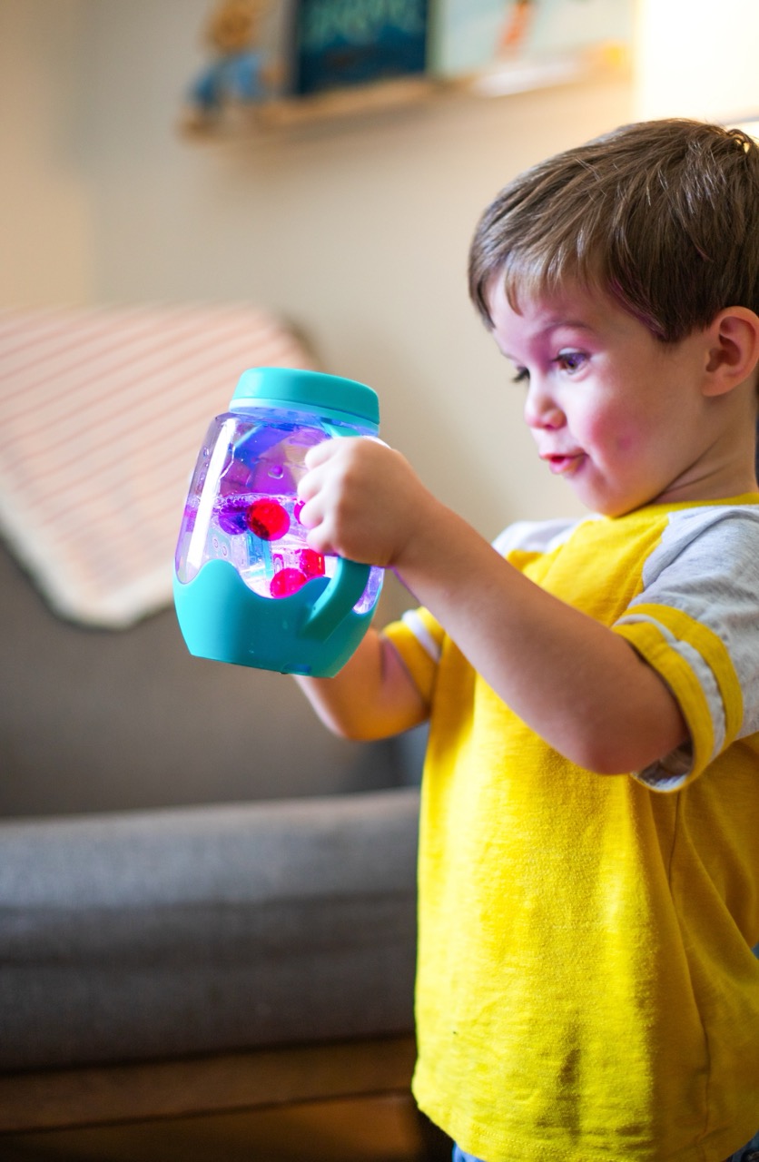 Bouteille de jeu sensoriel à remplir Glo Pals bleu2 - Grande