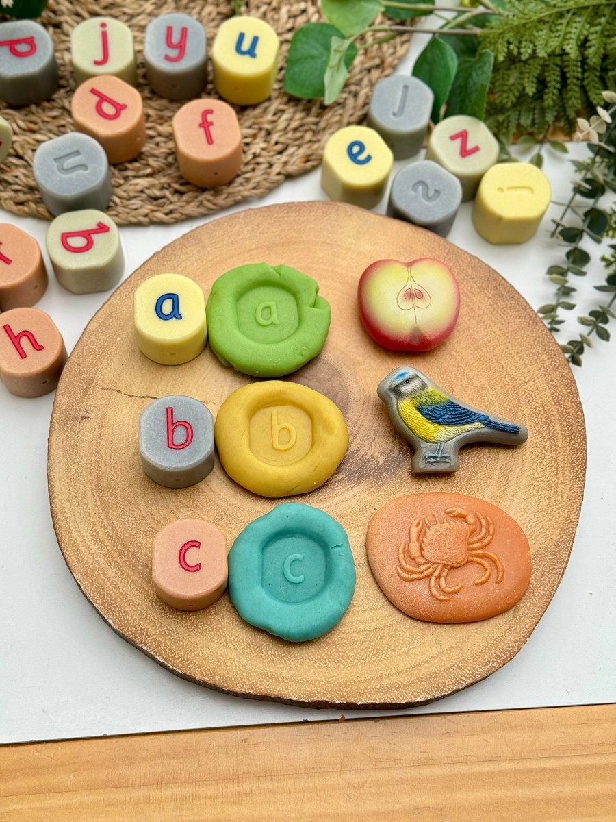 Pierres tampons alphabet minuscule Yellow Door - Lot de 26 9
