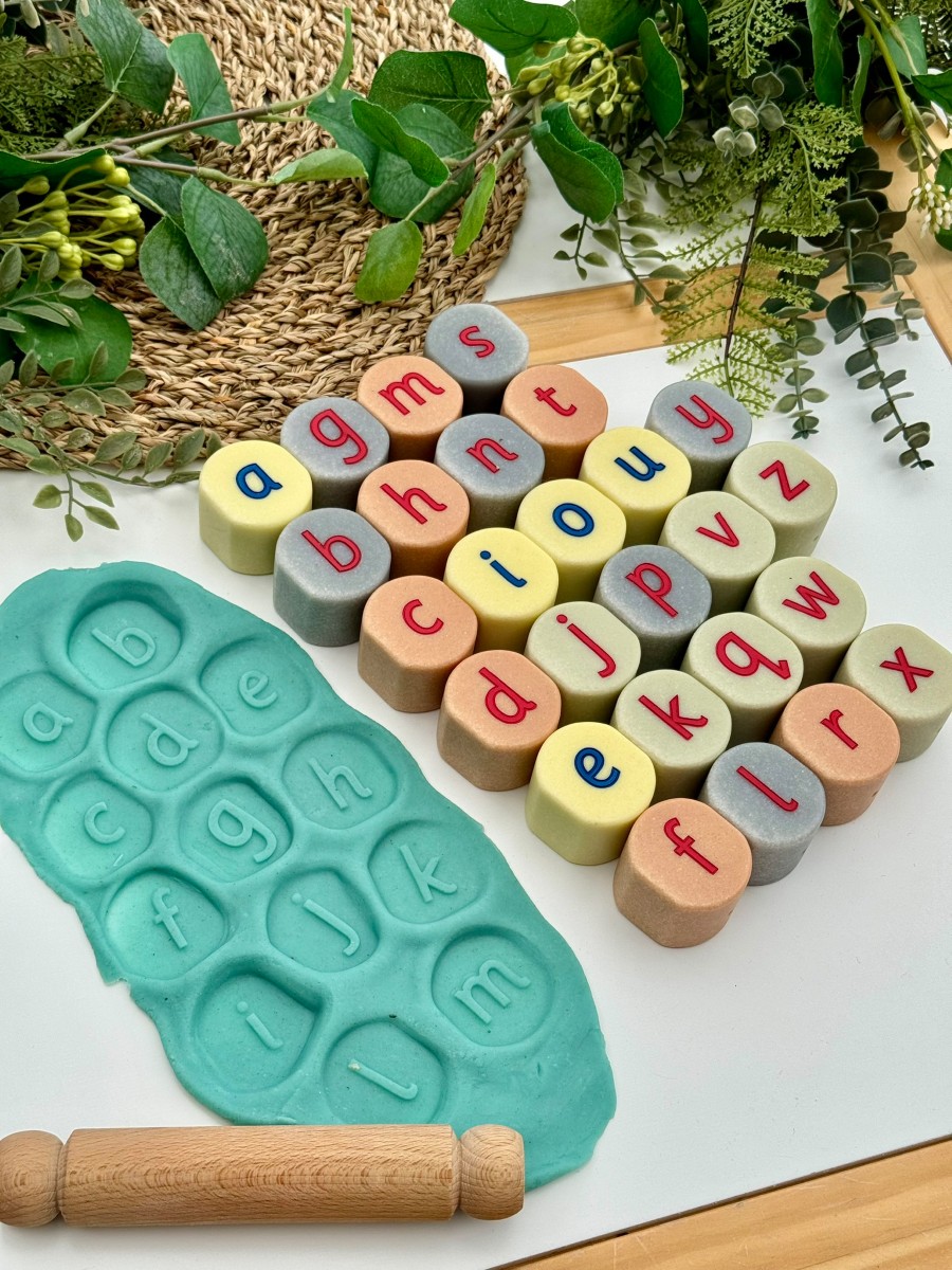 Pierres tampons alphabet minuscule Yellow Door - Lot de 26 5
