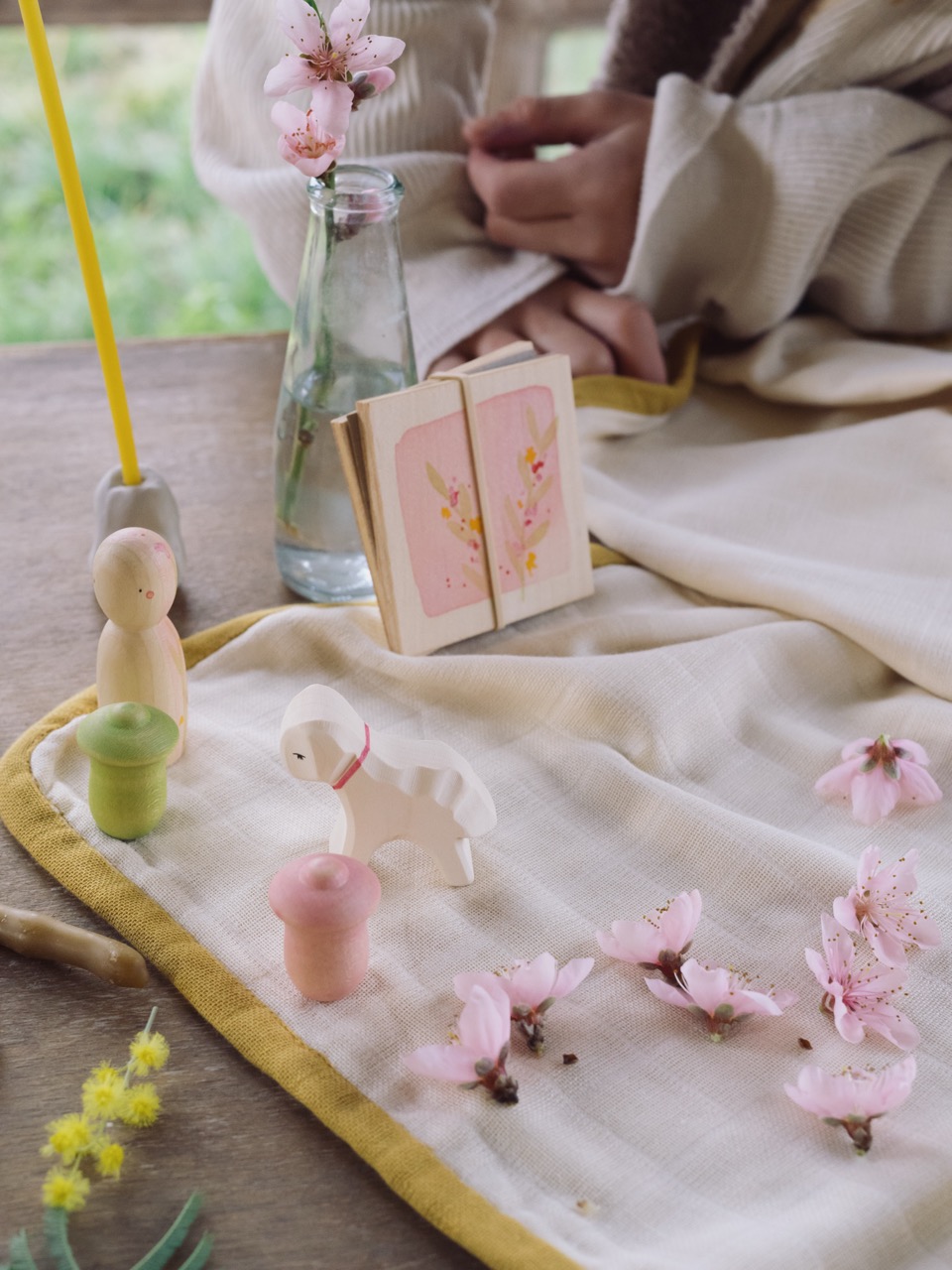 ART 25-8249 Hello Spring 15 Joguines Grapat - Grande