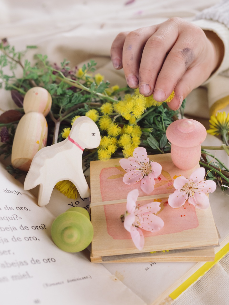 ART 25-8249 Hello Spring 28 Joguines Grapat - Grande