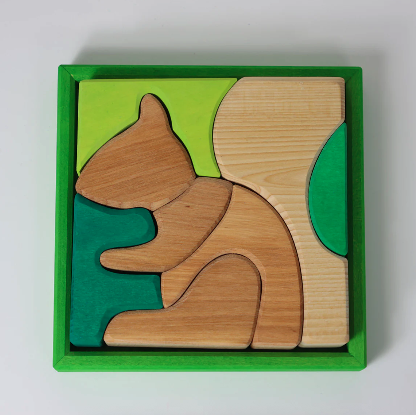 Jeu de construction puzzle écureuil vert Grimms2