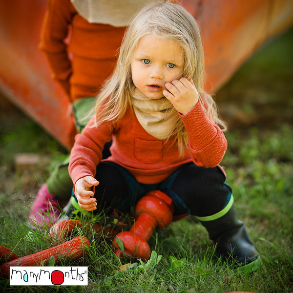 ManyMonths_NatWoollies_2526_ls_MultiTubeKids_Dress_SportsStyleLeggings_1500pxB-L