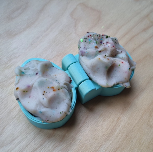 Kiddi Moule pour sable magique  et pâte à modeler - Faire un Oeuf de Pâques 1