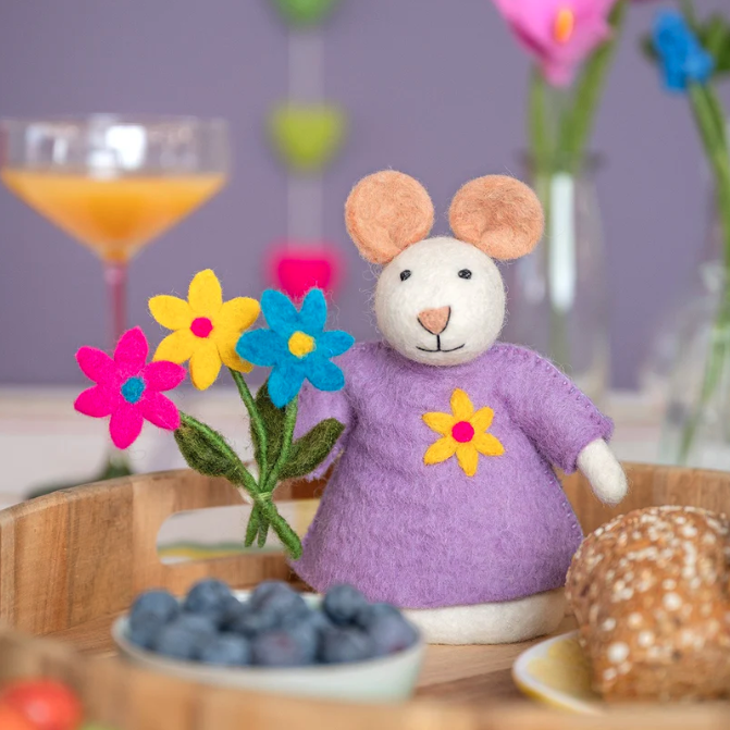 Souris de décoration avec Fleurs en feutrine de laine - Sjaal met Verhaal 2