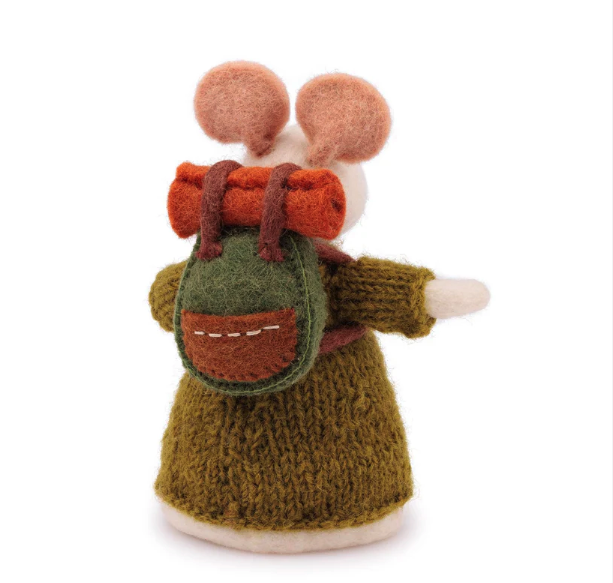 Souris de décoration Randonnée - En vacances !! en feutrine de laine - Sjaal met Verhaal1