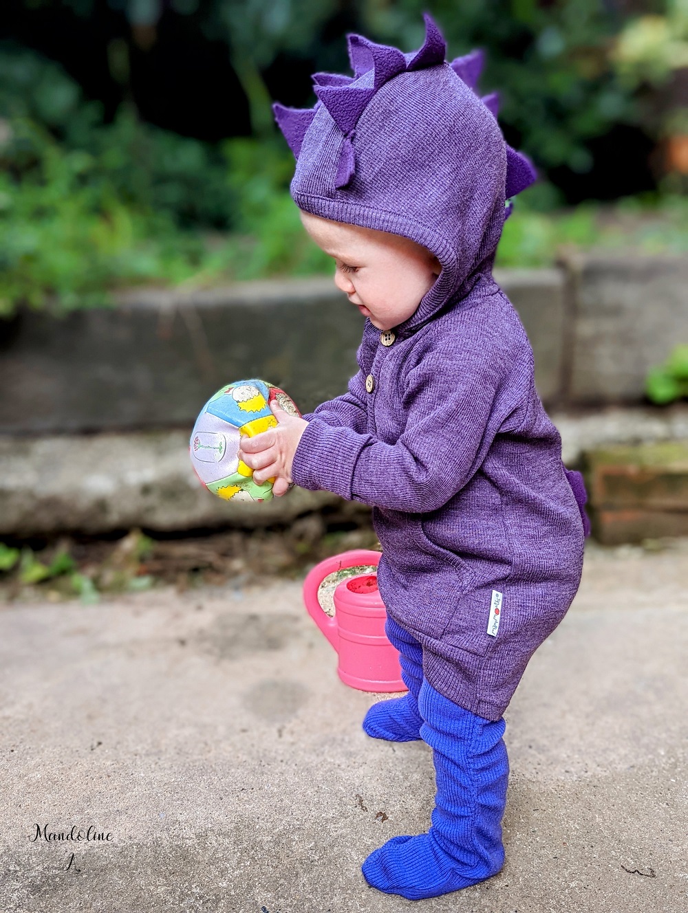 dino-hoodie-violet