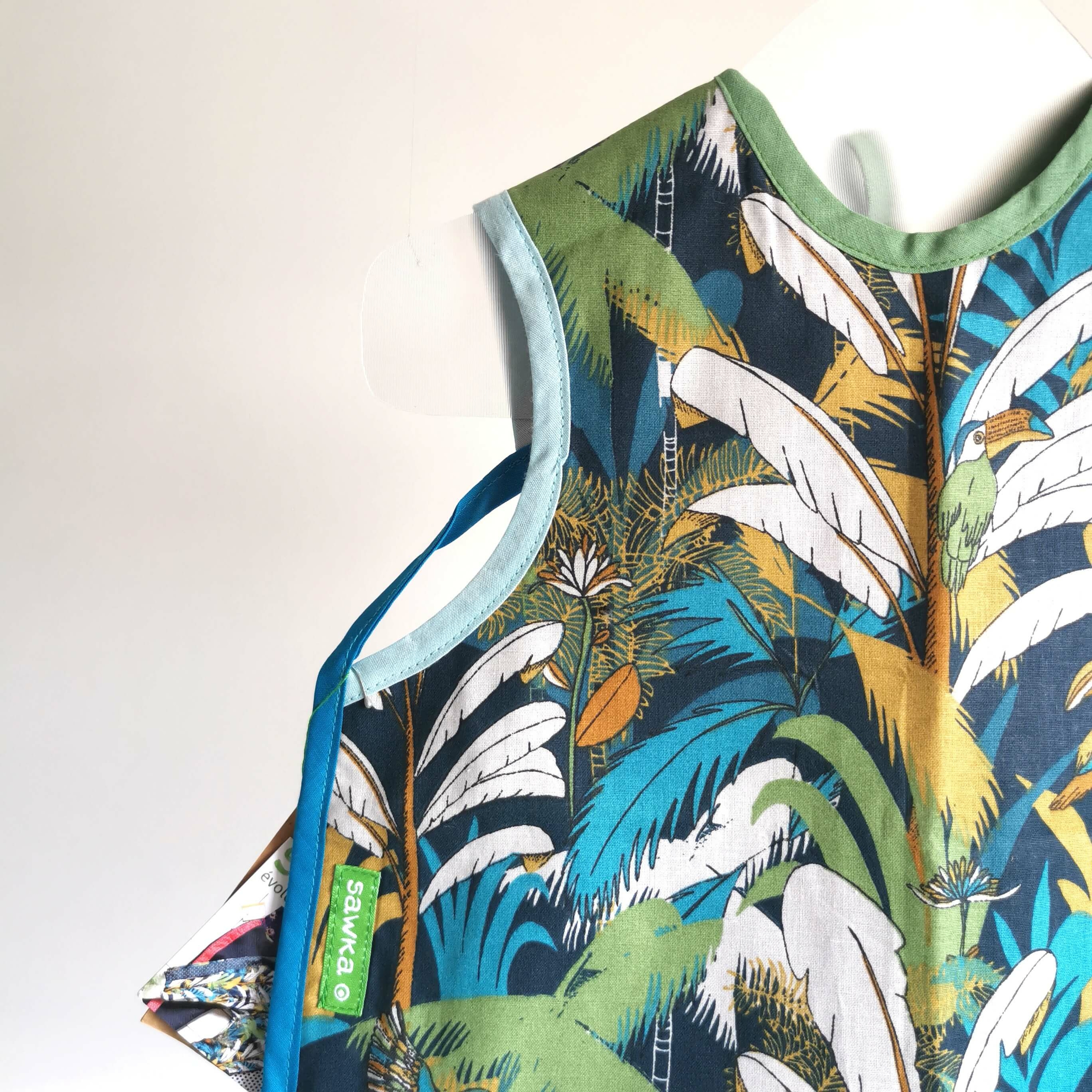 bavoir-tablier jungle de tucan SAWKA2
