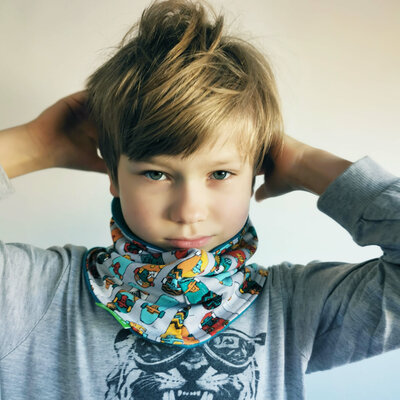 tour de cou enfant-flanele turquoise et skateboard1_sawka