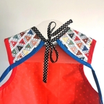 bavoir-tablier triangles riantes SAWKA4