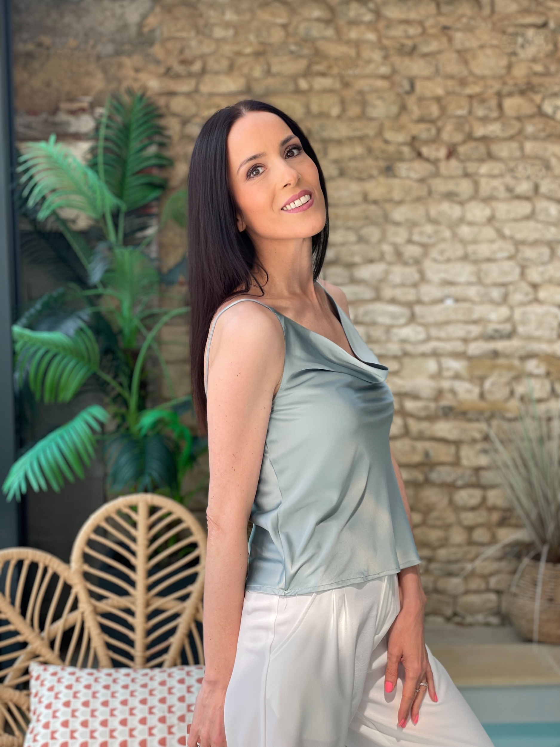 Facetune_22-05-2025-19-37-19