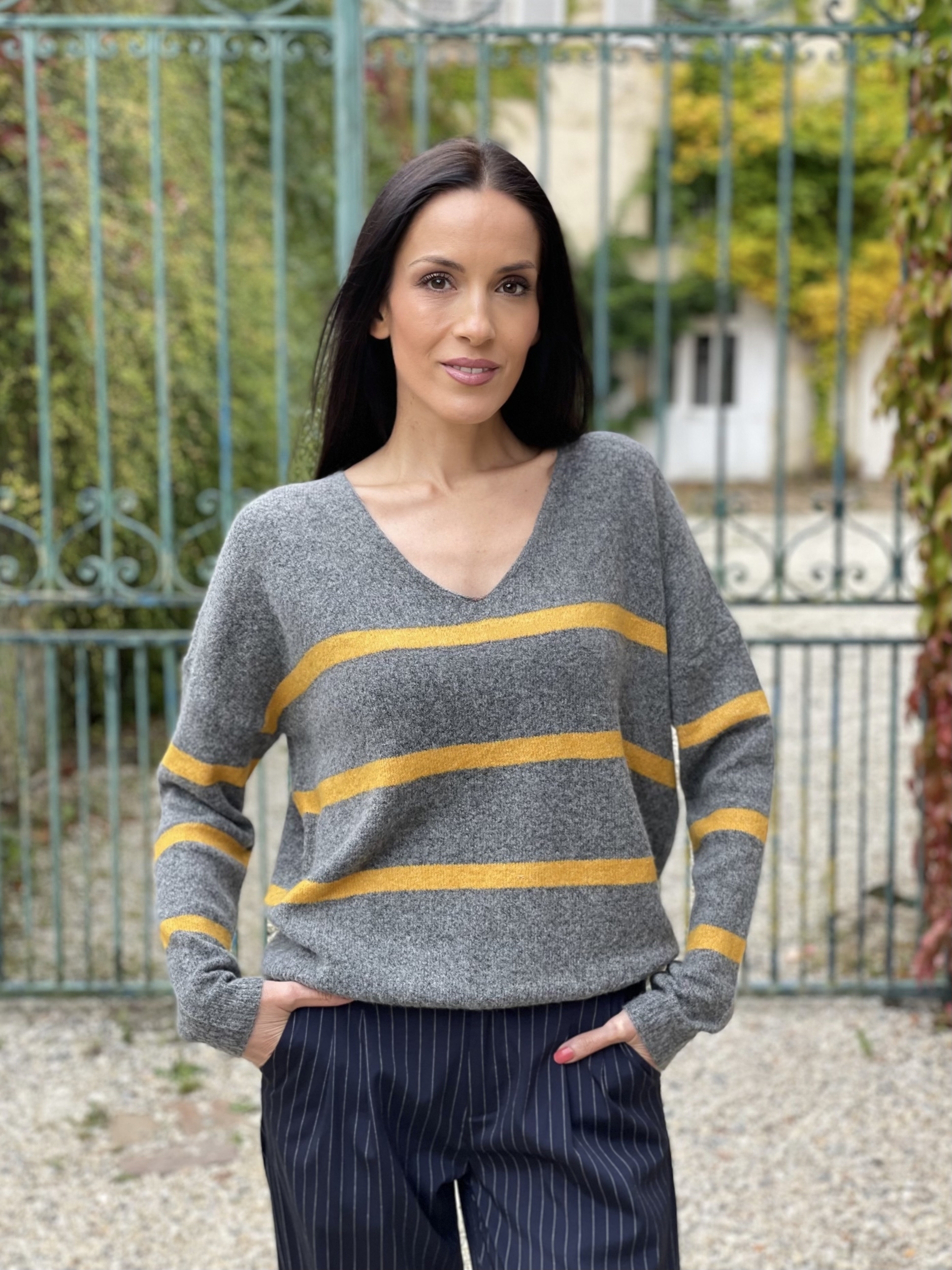 Pull en maille à rayures ALBIN coloris gris et jaune