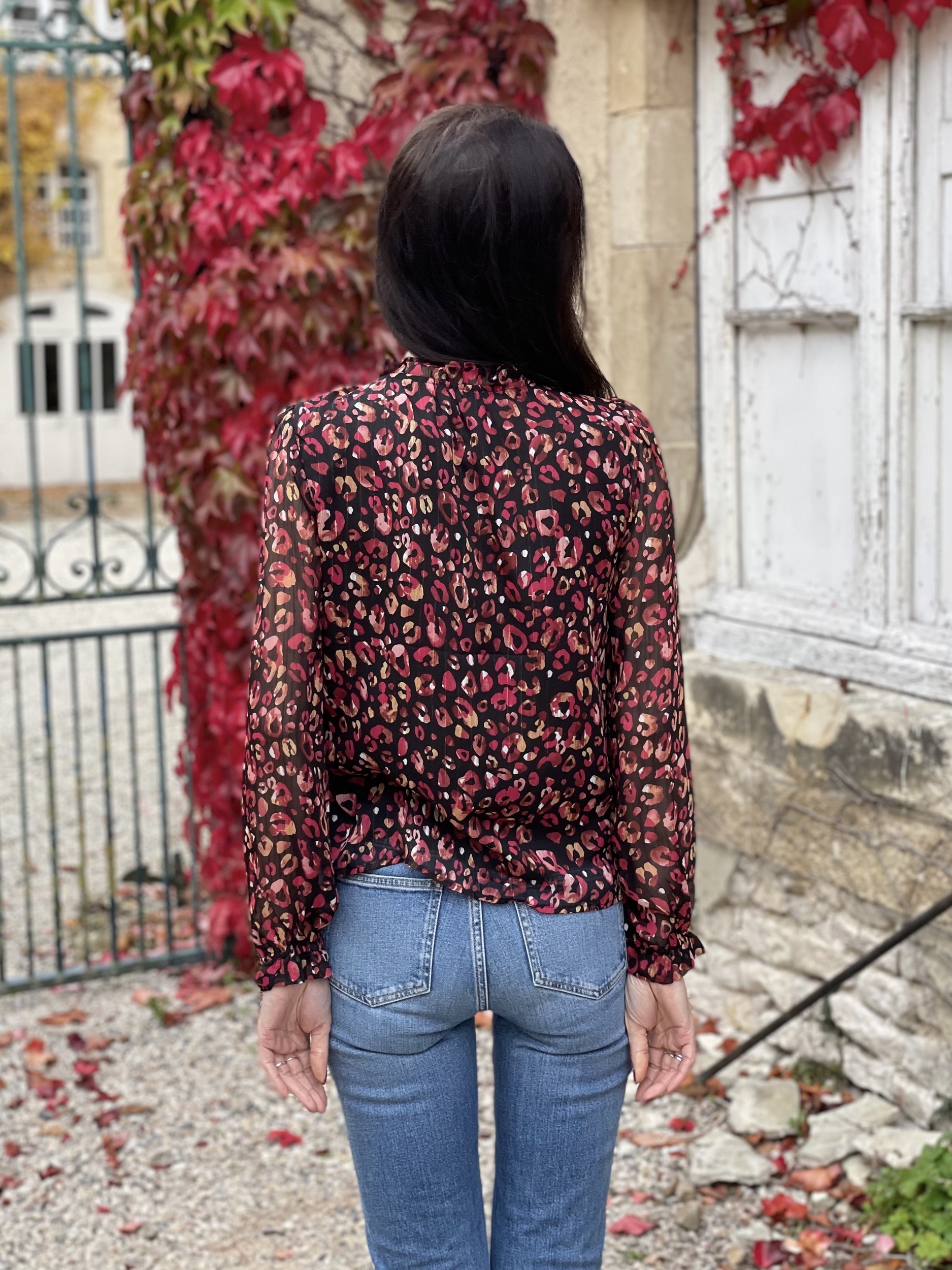 Facetune_15-10-2025-23-18-48