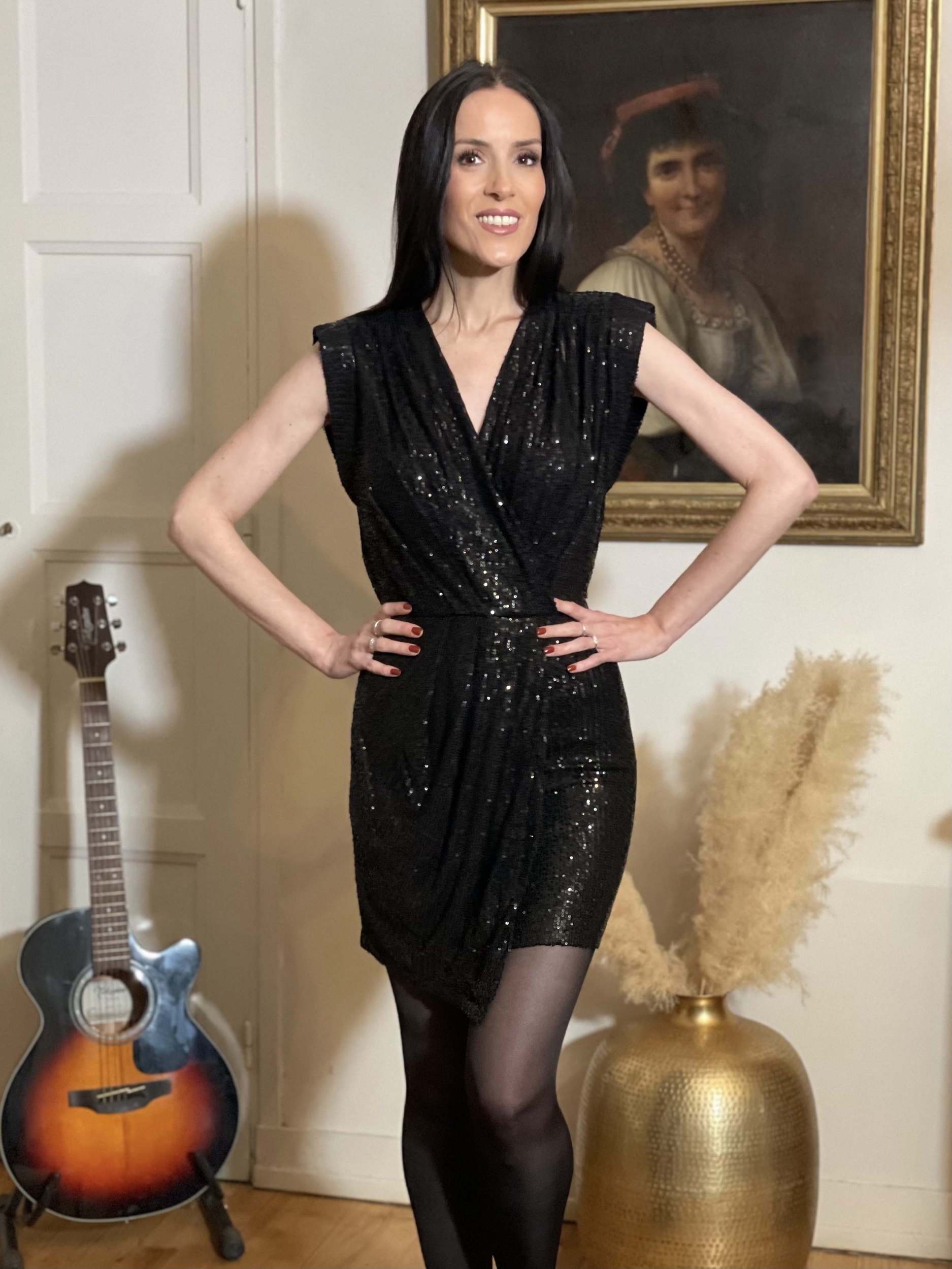 Robe fête à sequins INAÉ coloris noir