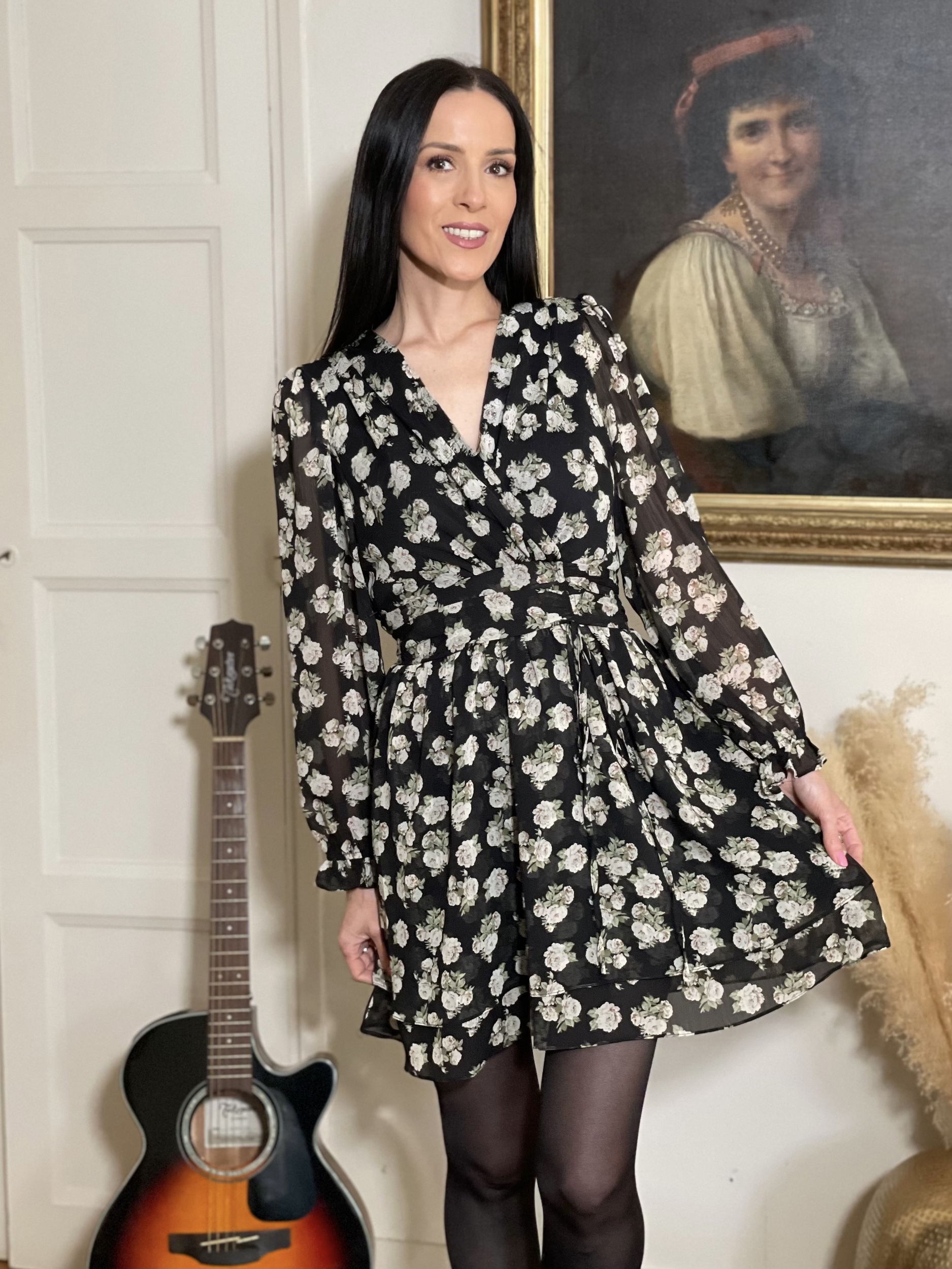 Robe à imprimé fleuri CAPUCINE coloris noir et vert