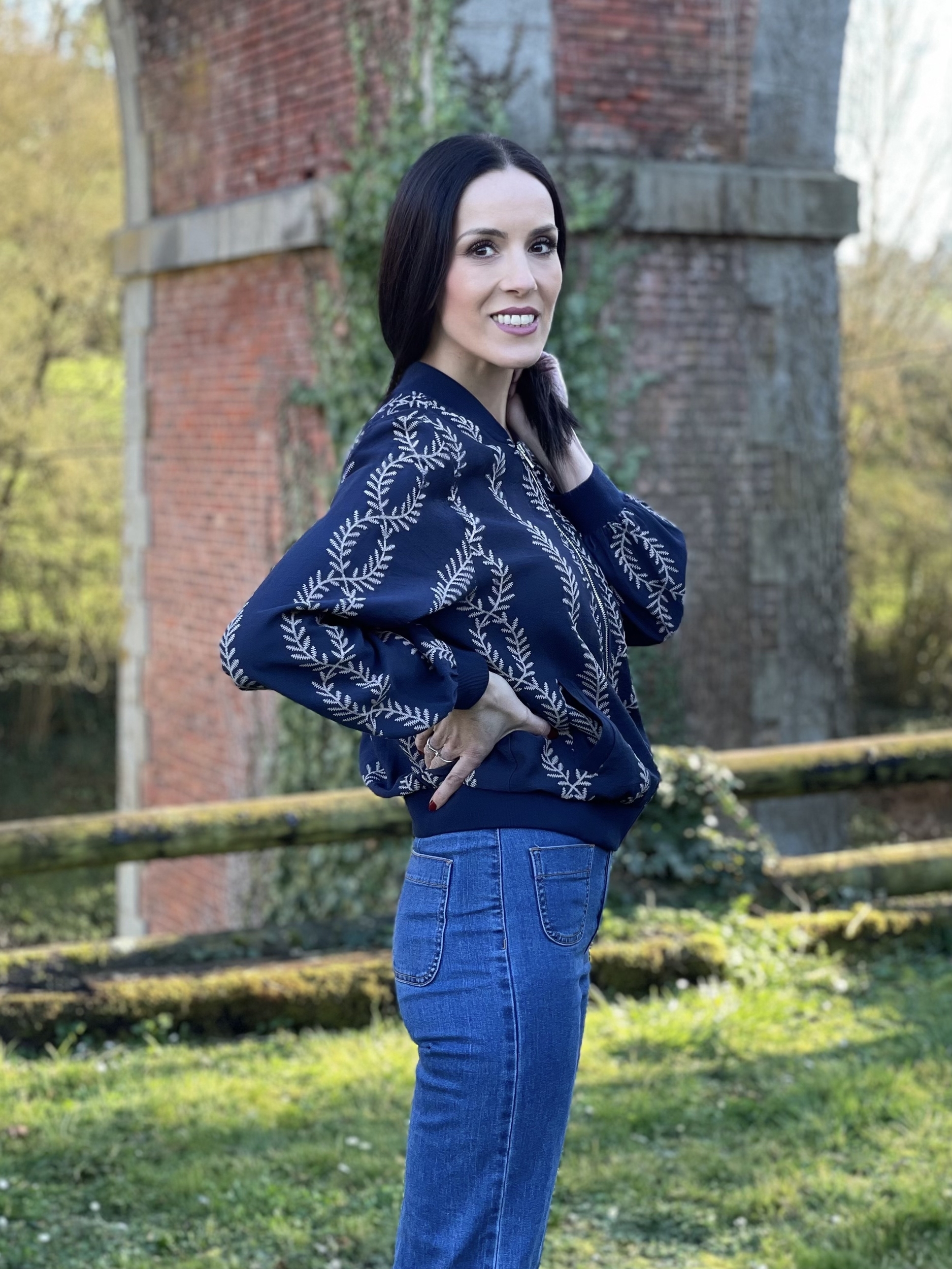 Facetune_24-02-2026-23-31-57