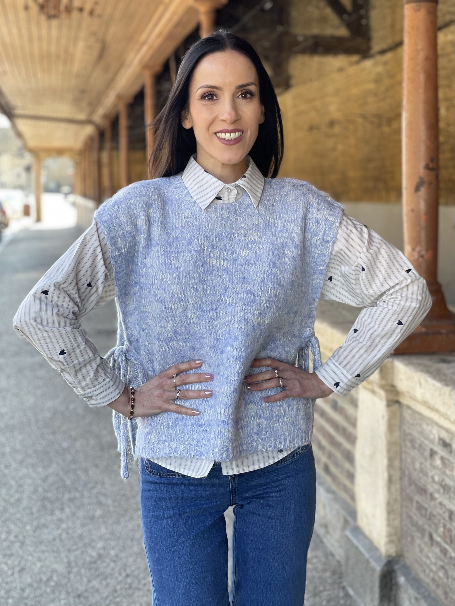 Pull en maille sans manches SÉVAK coloris bleu ciel