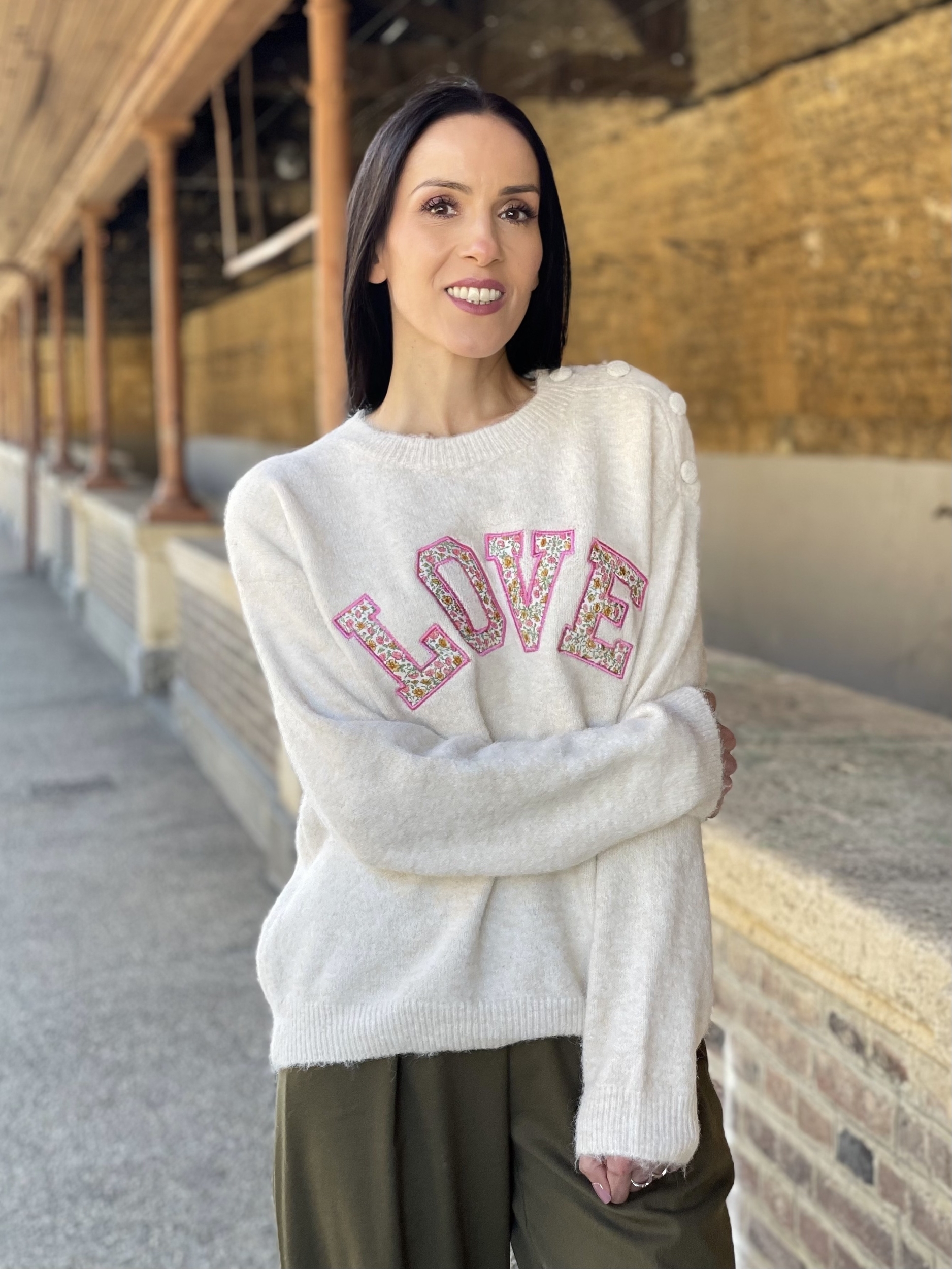 Pull en maille à détails fleuris HOLMES coloris beige