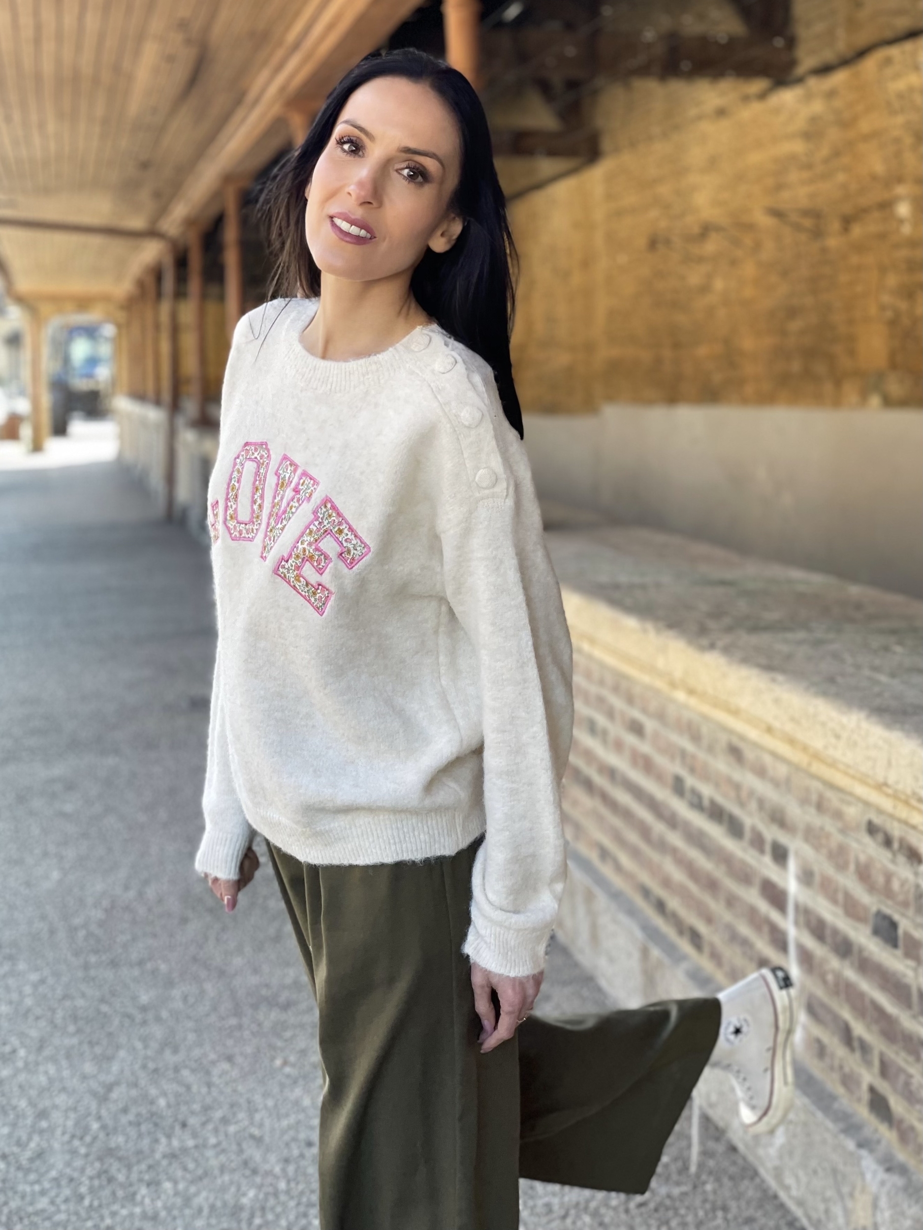 Facetune_18-03-2026-23-30-34