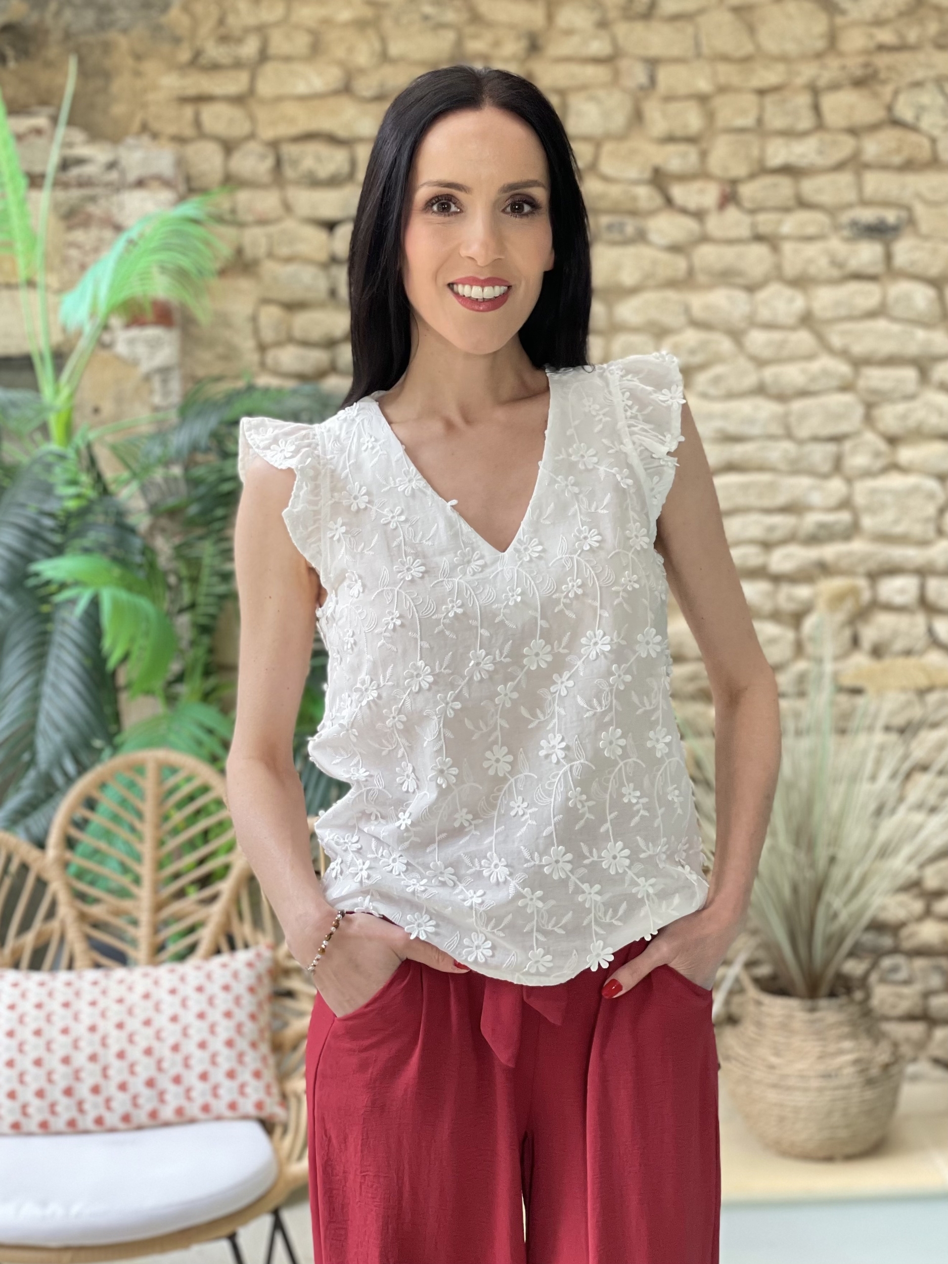 Blouse sans manches à broderie fleurs LISON coloris blanc