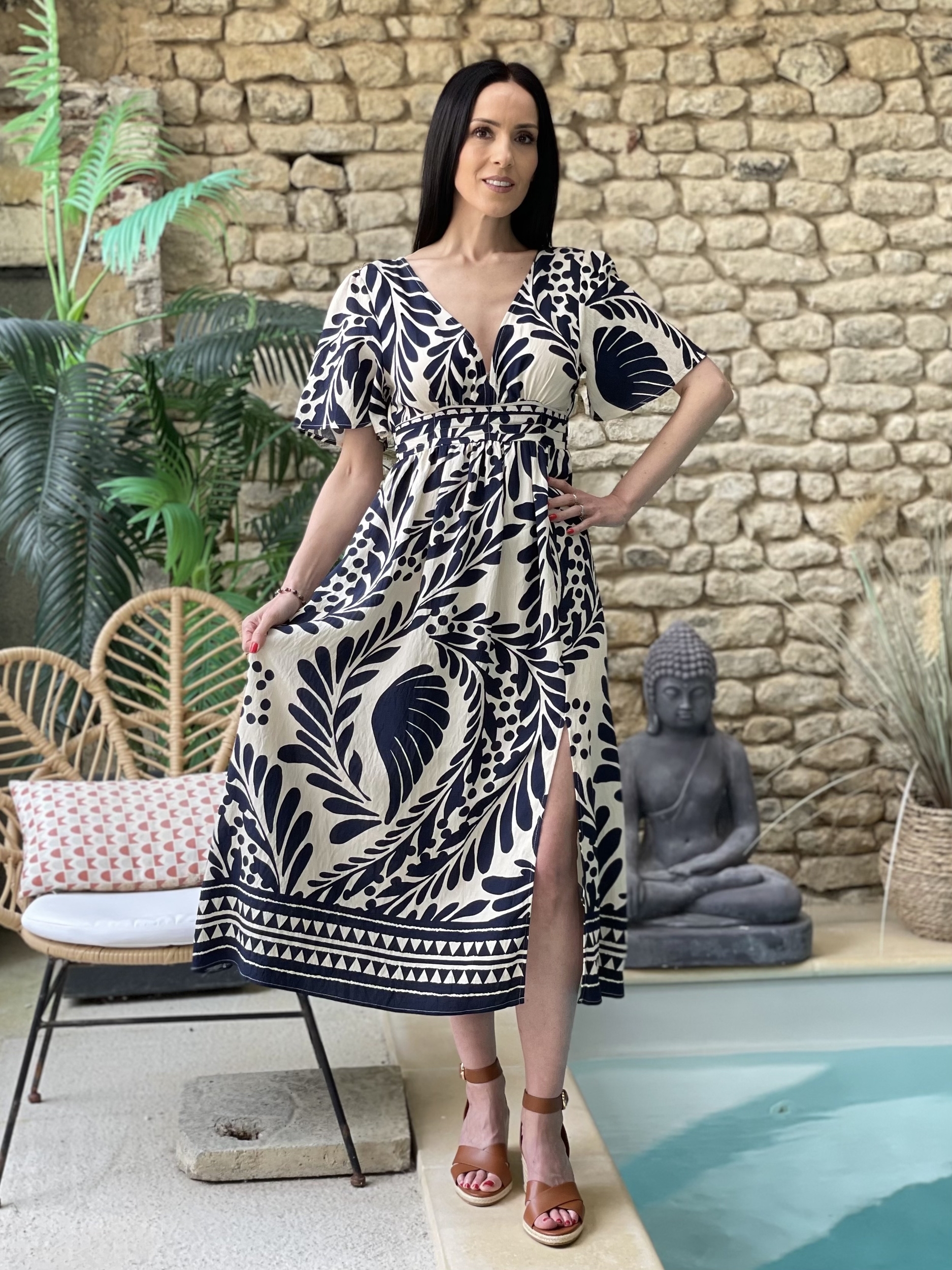 Robe longue à imprimé tropical  SALMA coloris bleu marine et beige