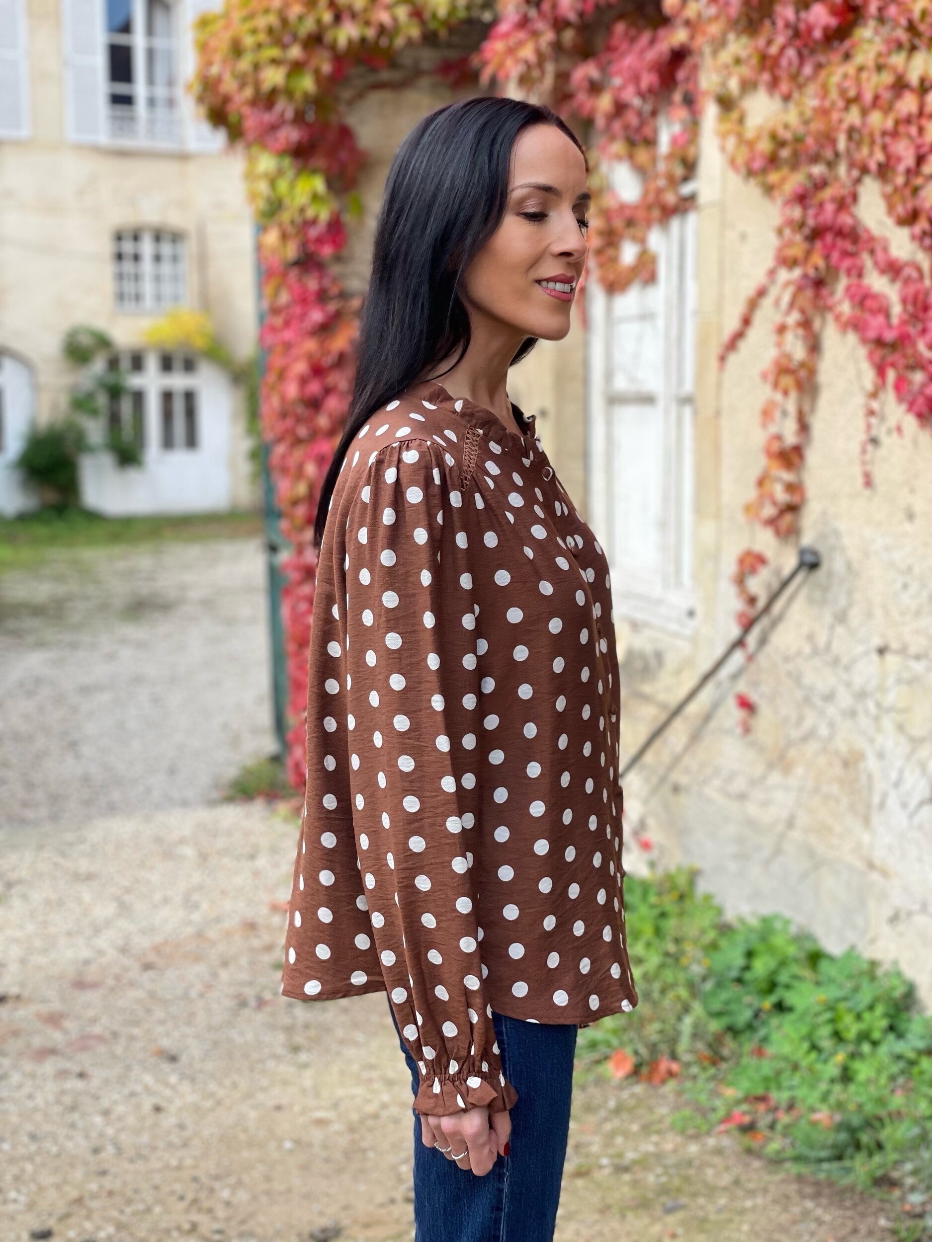 Facetune_19-10-2026-00-34-31