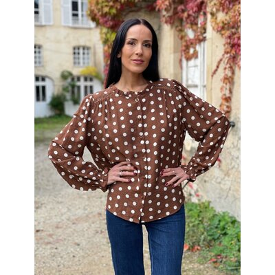 Facetune_19-10-2026-00-33-34