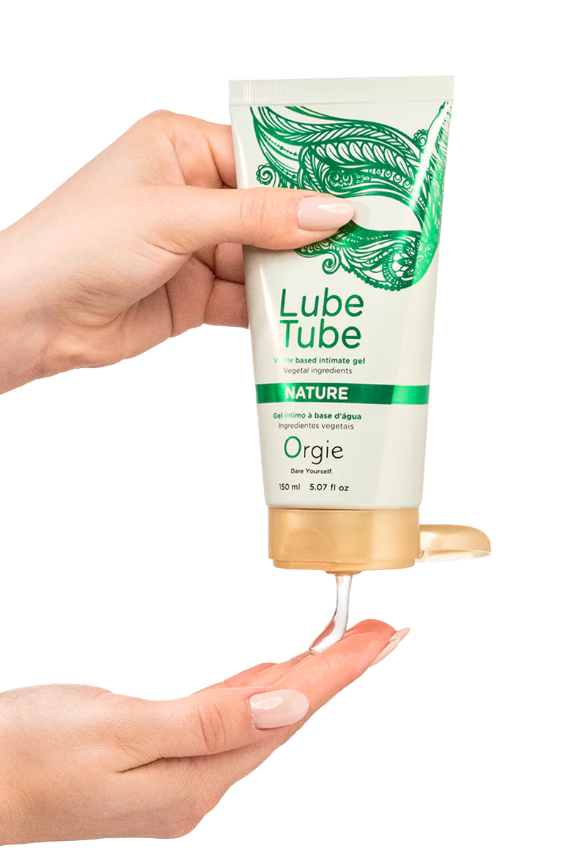 lubrifiant naturel eau qui coule dans les mains