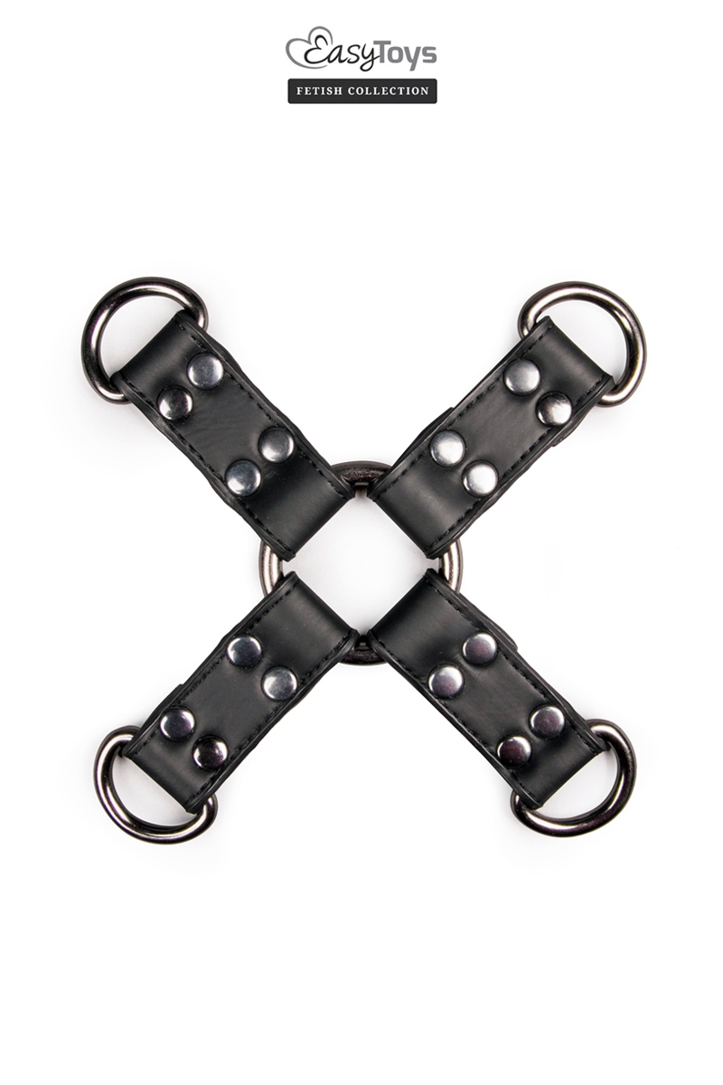 croix de soumission en faux cuir et en métal pour vos jeux BDSM - oohmygod