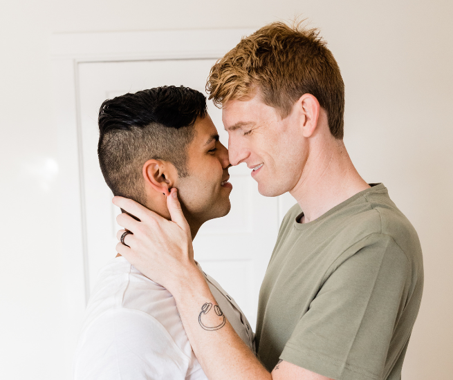 photo homme couple face a face