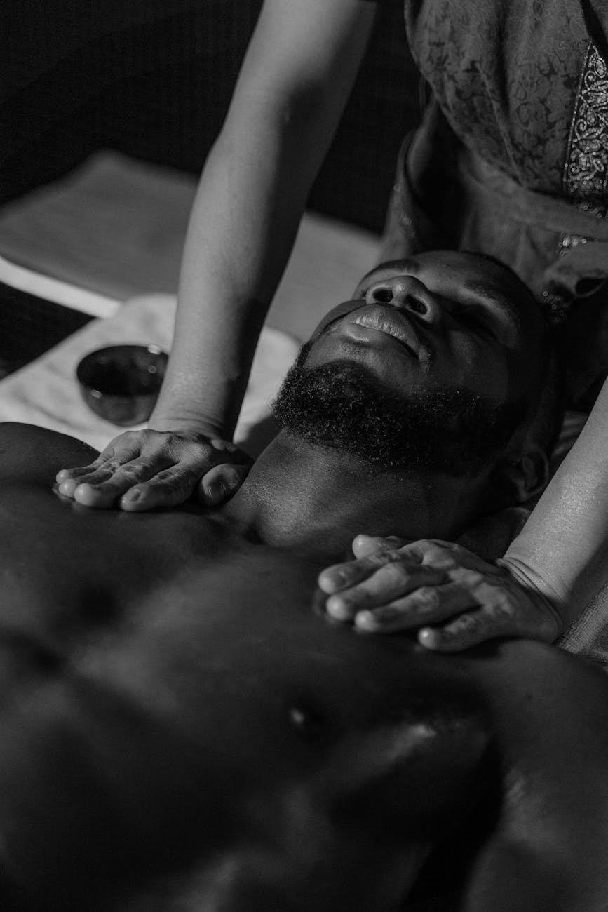 Les bienfaits du massage érotique pour les couples : Redécouvrez votre intimité