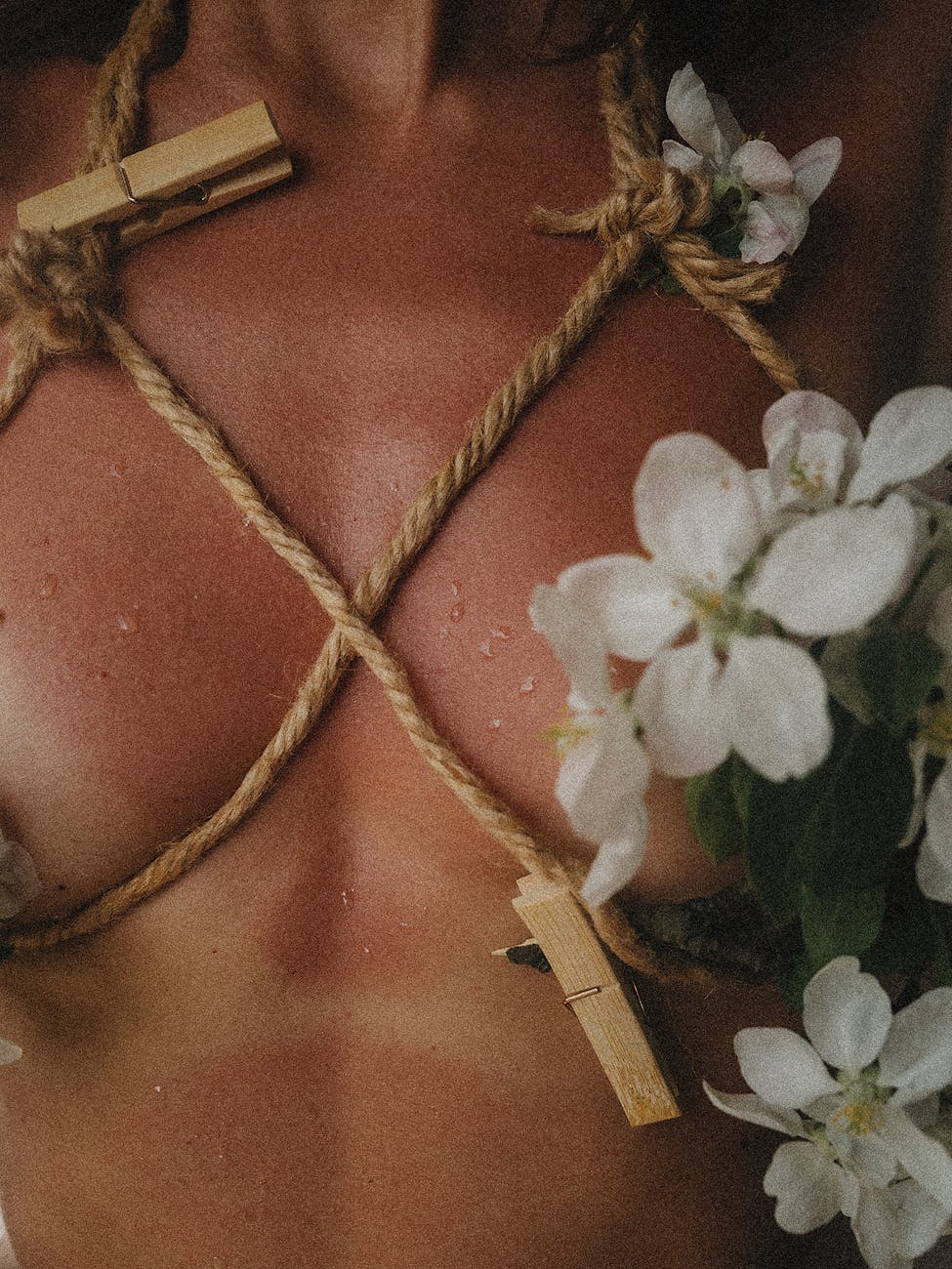 Shibari : l’art sensuel des cordes, entre esthétique et érotisme
