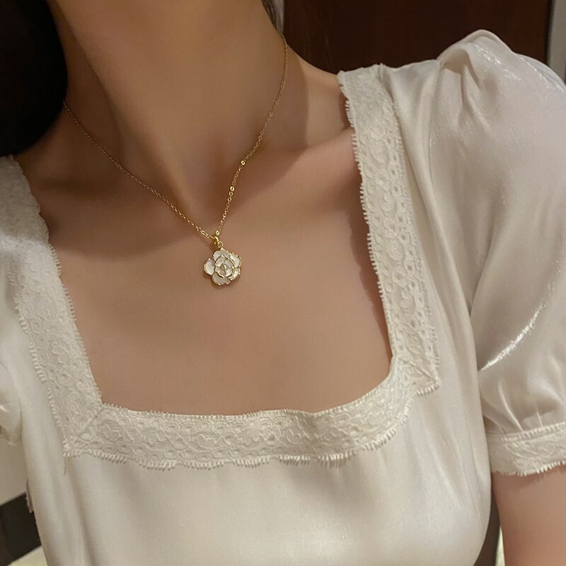 collier_rose_blanche_femme