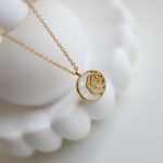 collier_rose_or_plaque