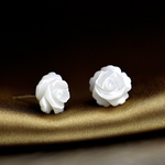 Boucle_Doreille_Blanche_Fleur_Rose