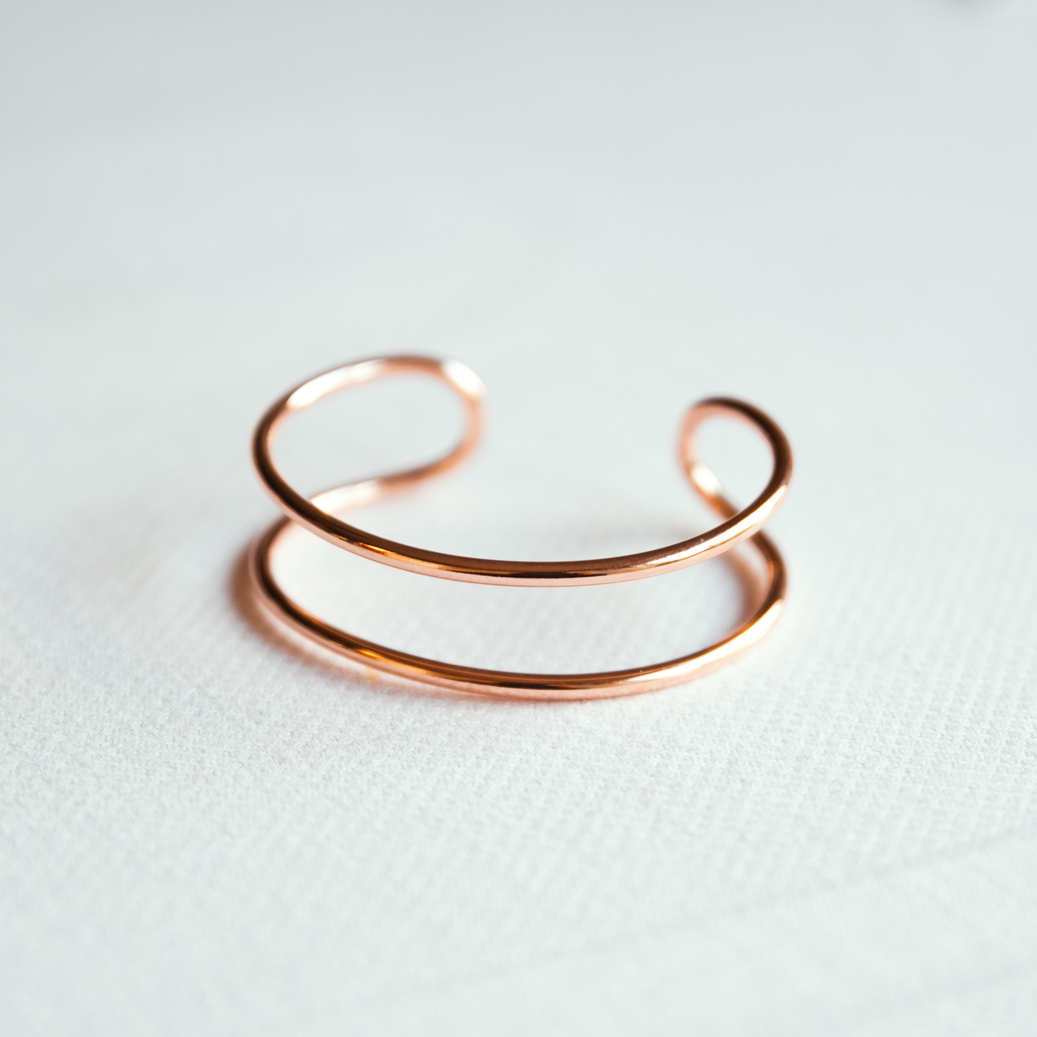 Bracelet minimaliste double plaqué or rose ajustable