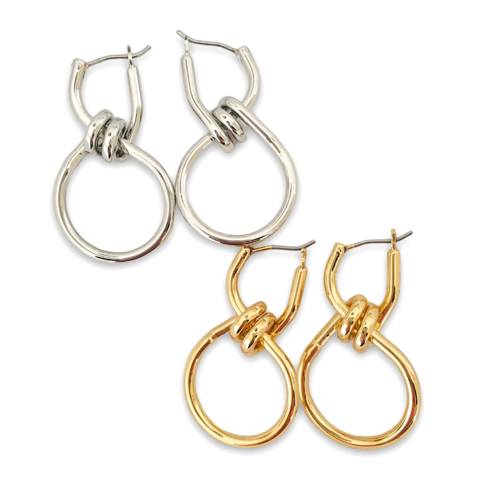 Boucles d'Oreilles Geometriques or et argent exposées Coline